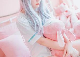 在线见证Kang Inkyung礼服的华丽与我在镜子前的无奈！